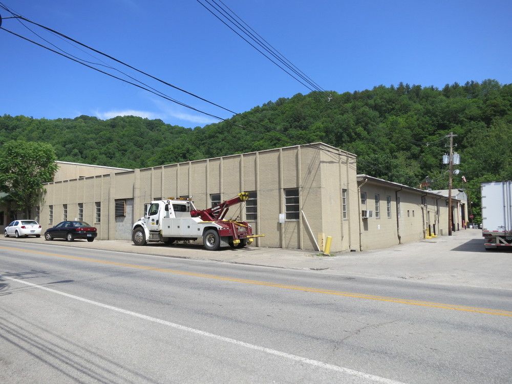 Commercial Buildings & Land: 2000 North Main Street, Hazard, KY 41701